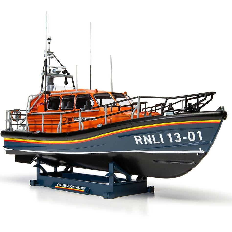 Airfix: RNLI Shannon Class Lifeboat Starter Set